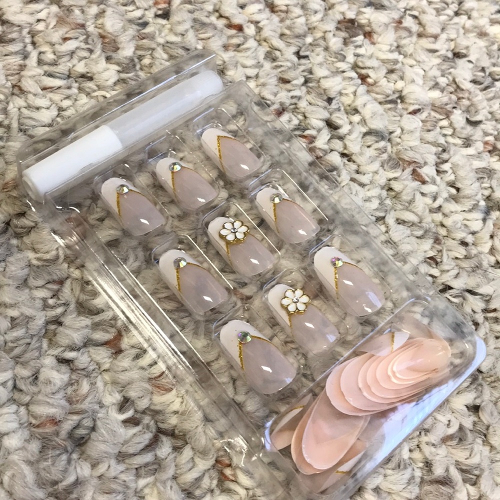 Press-on Designer Manicure